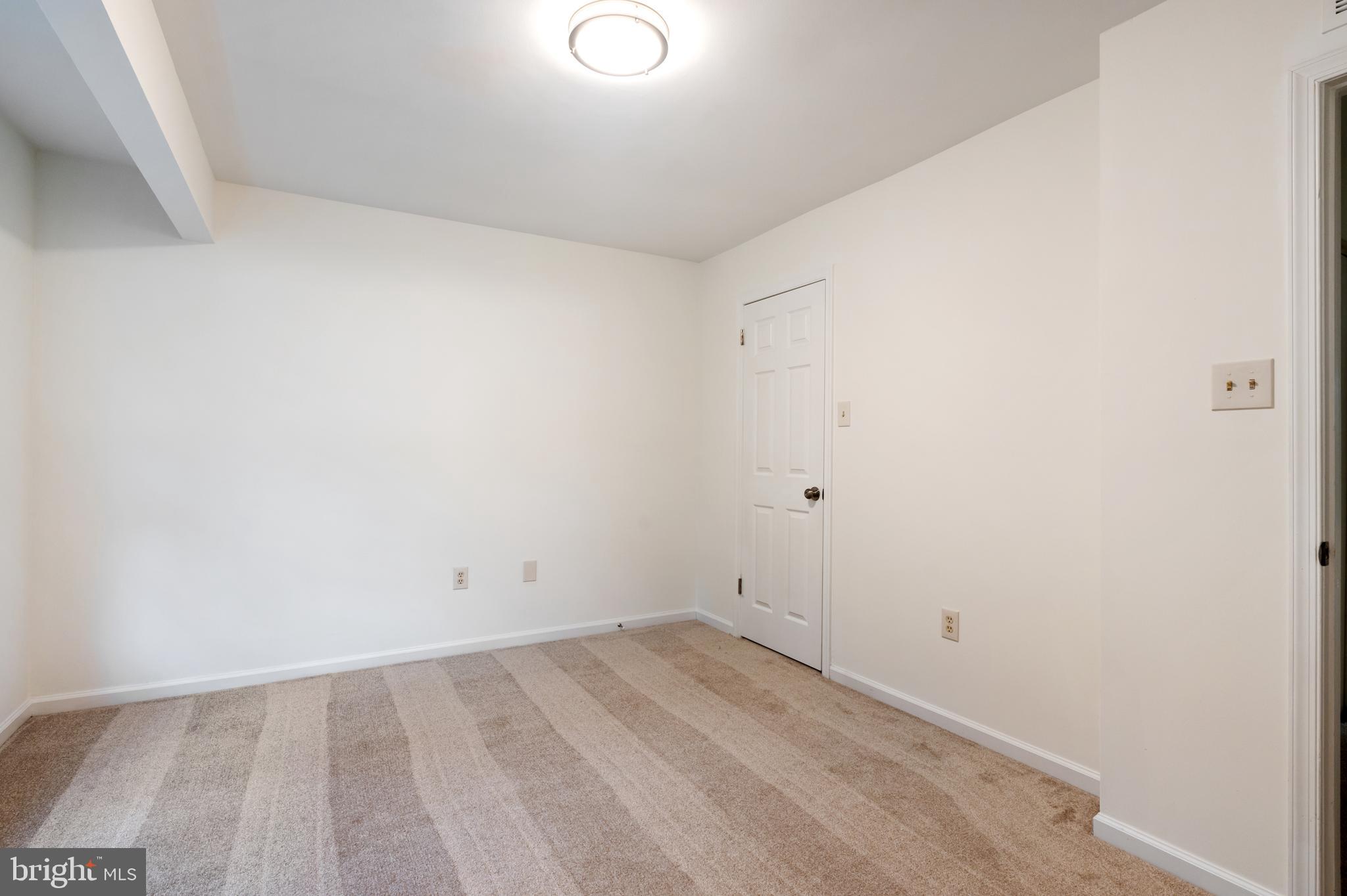 161 Nottingham Ct