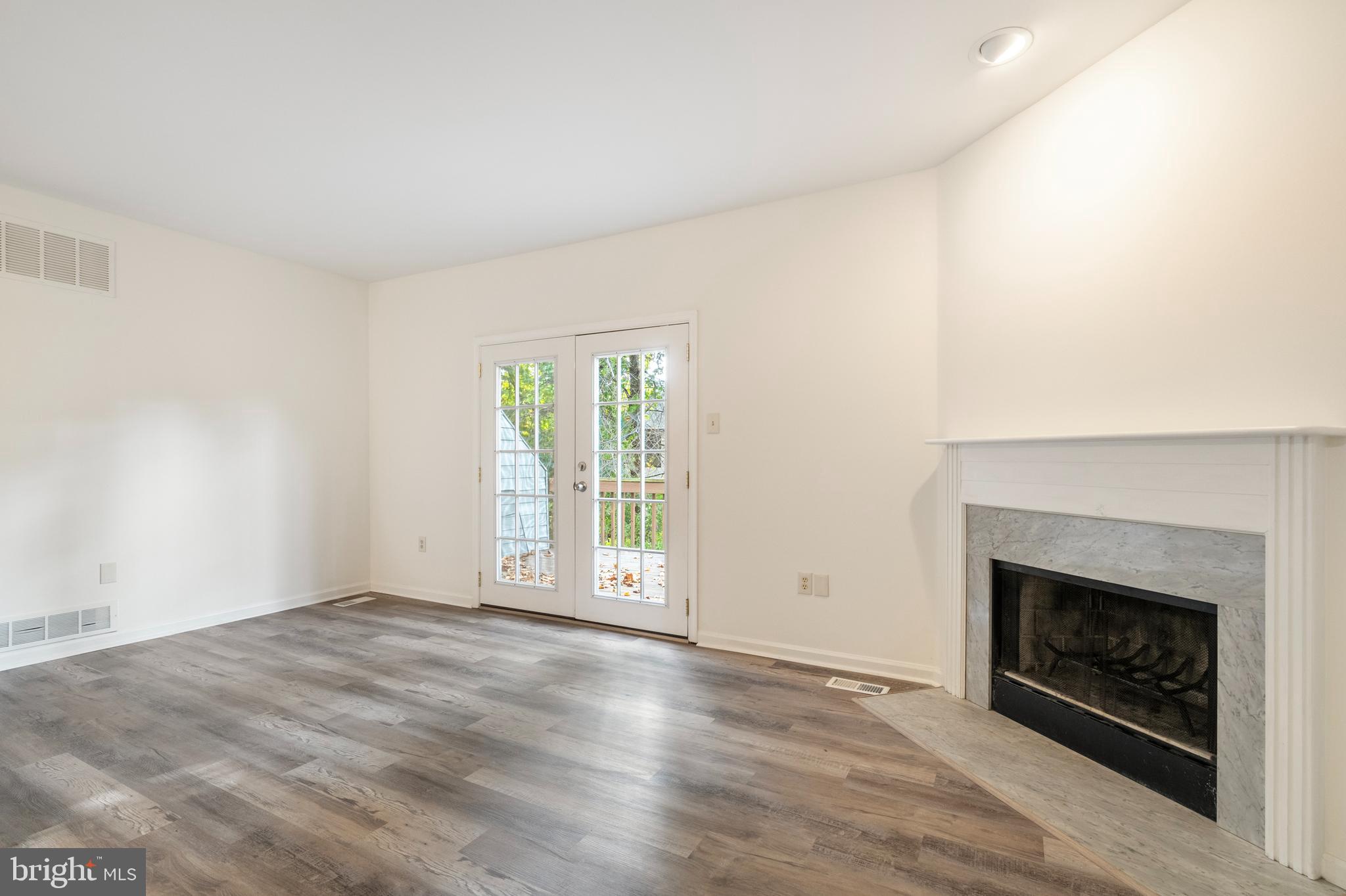 161 Nottingham Ct