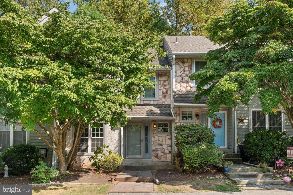 161 Nottingham Ct