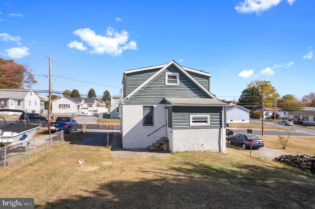 1012 Anderson Ave