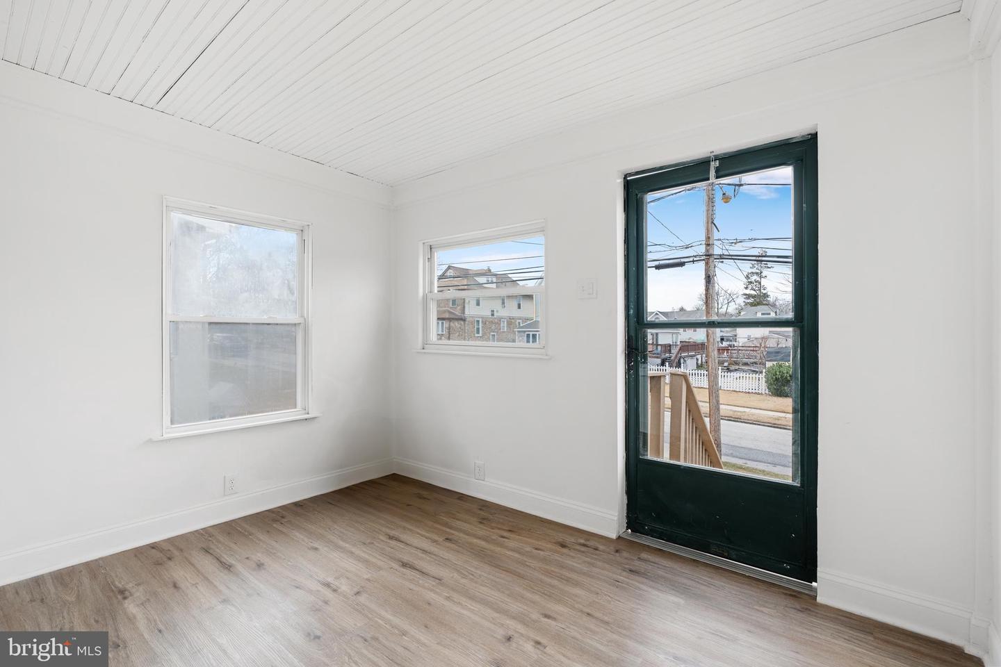 16 Ridgeway Ave
