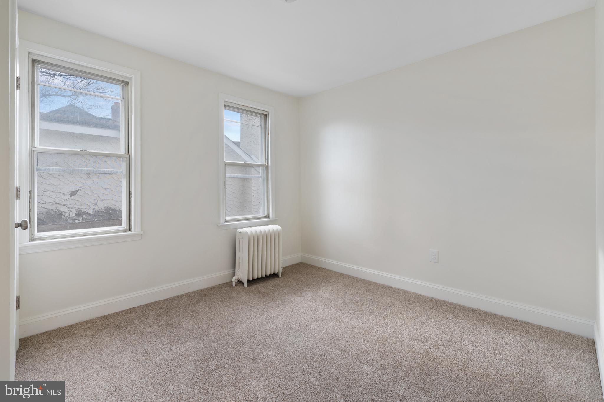 16 Ridgeway Ave