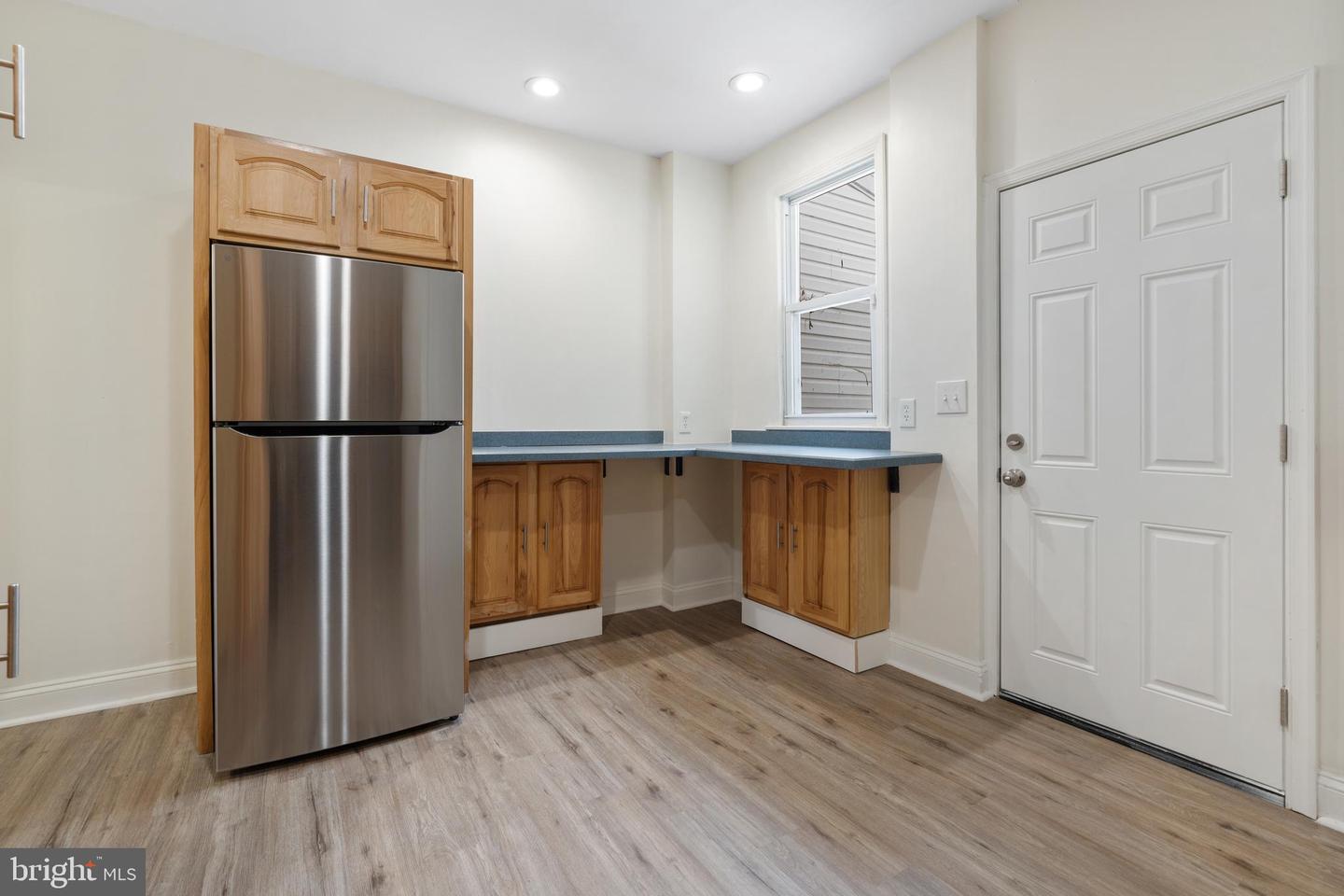 16 Ridgeway Ave