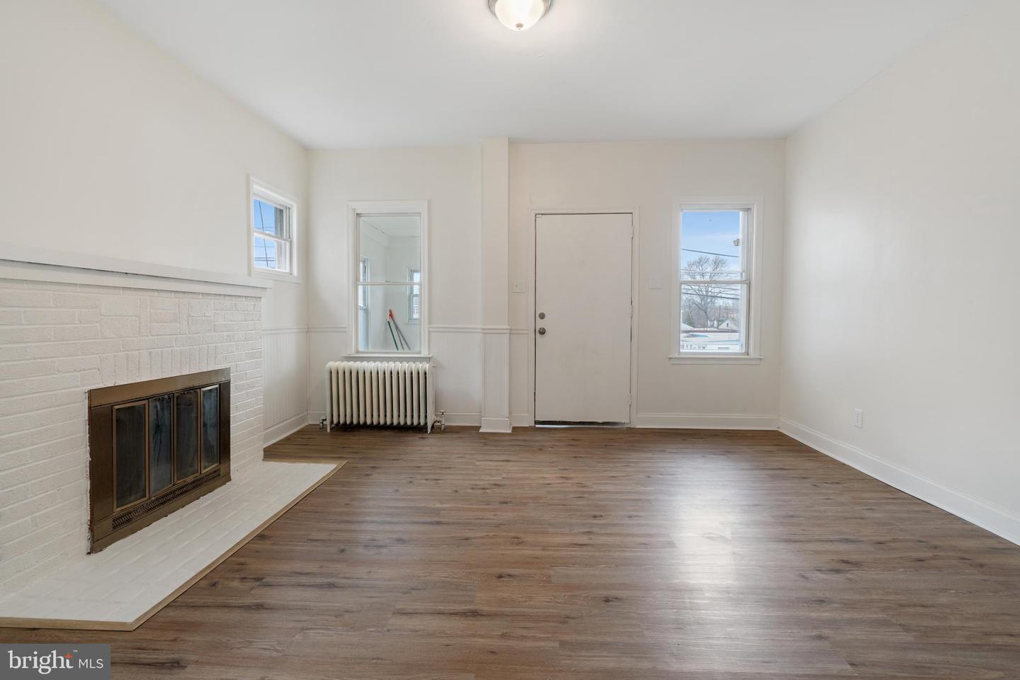 16 Ridgeway Ave