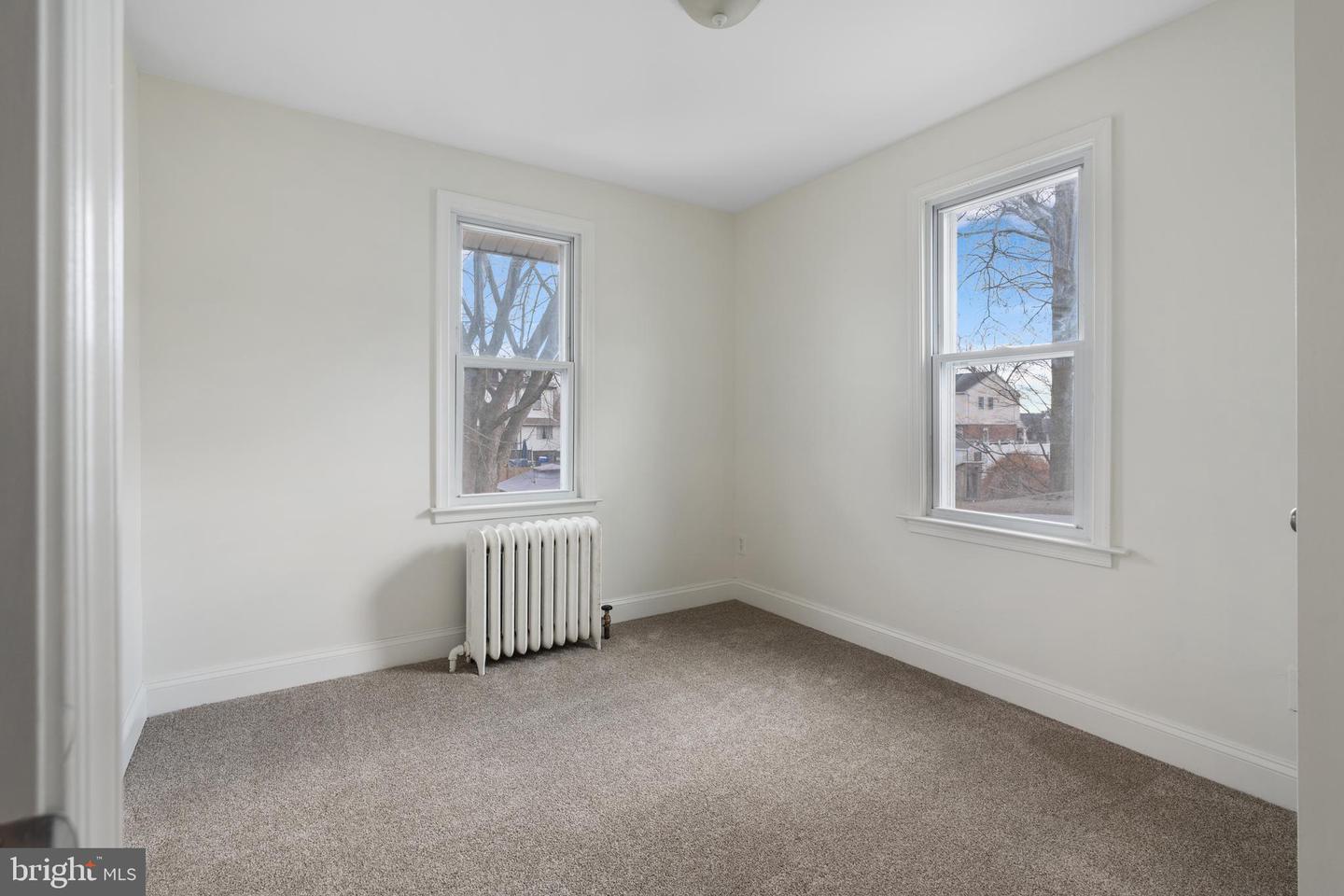 16 Ridgeway Ave