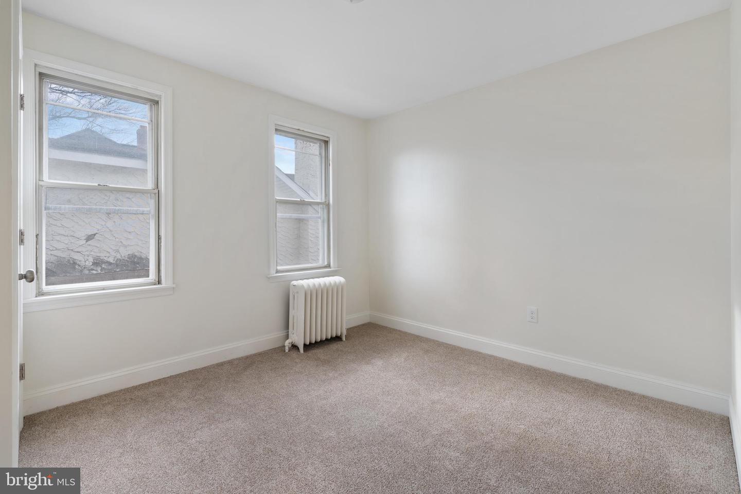 16 Ridgeway Ave
