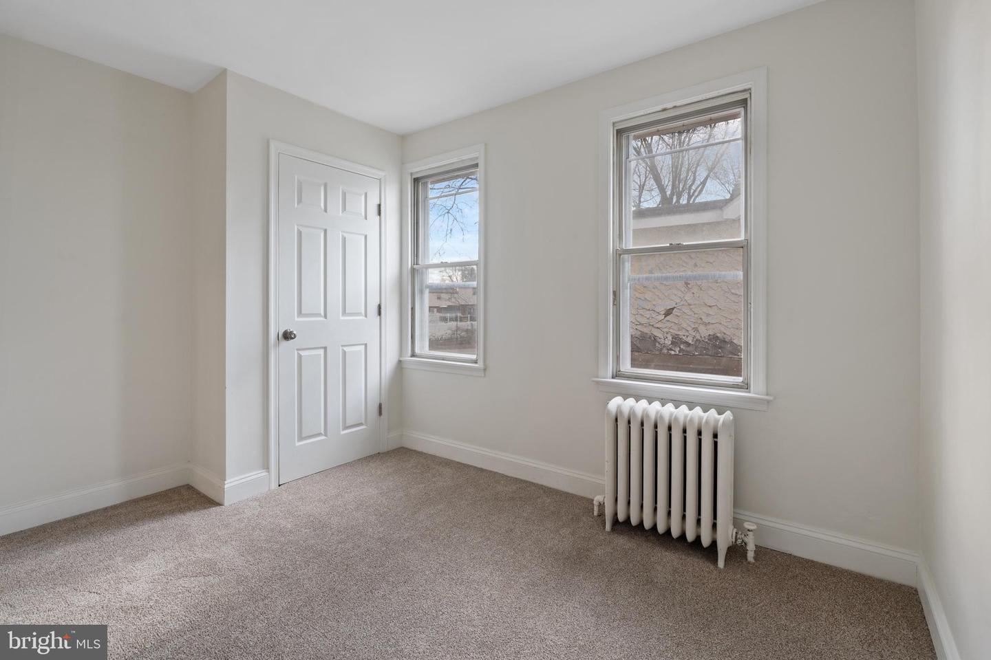 16 Ridgeway Ave