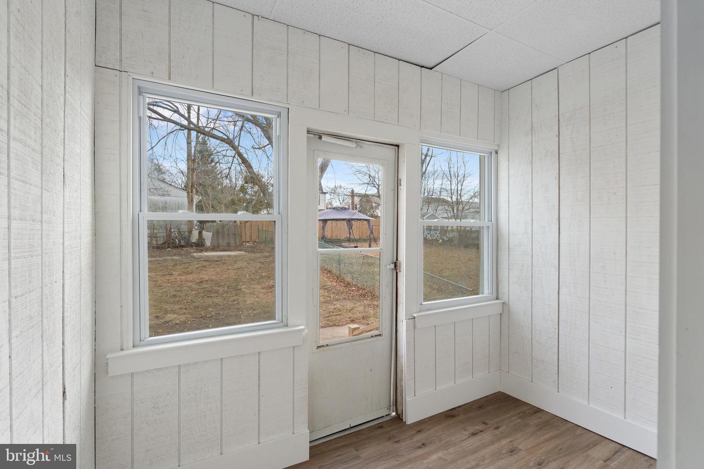 16 Ridgeway Ave