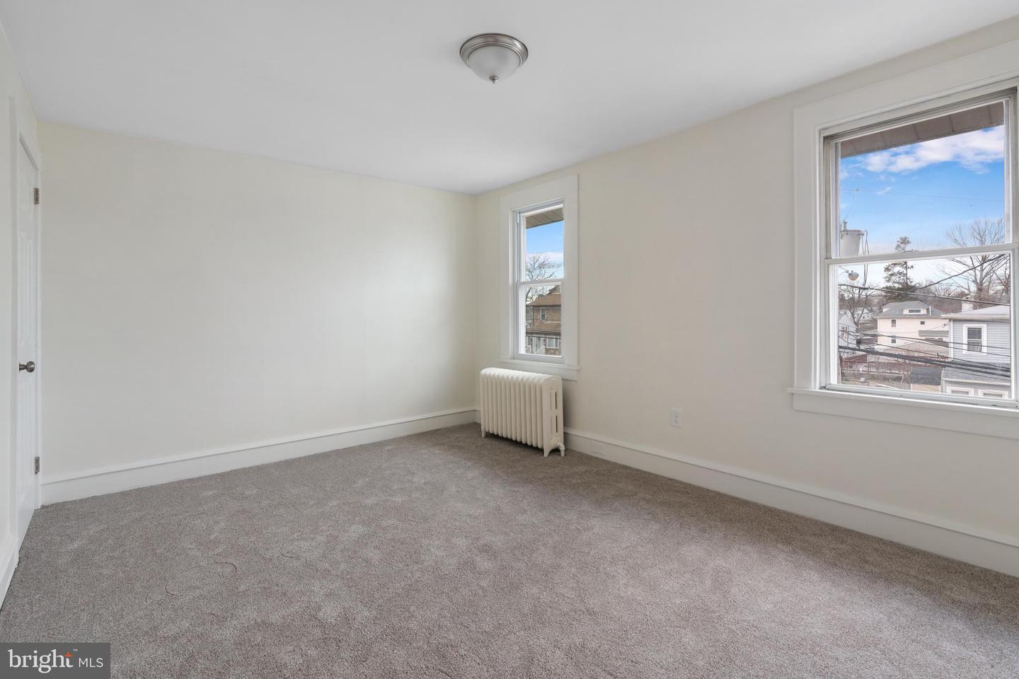 16 Ridgeway Ave