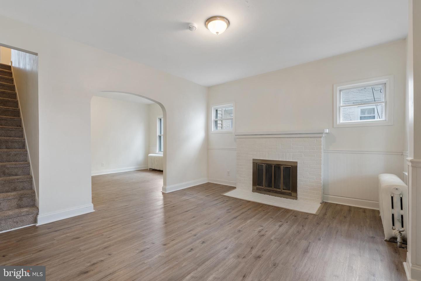 16 Ridgeway Ave