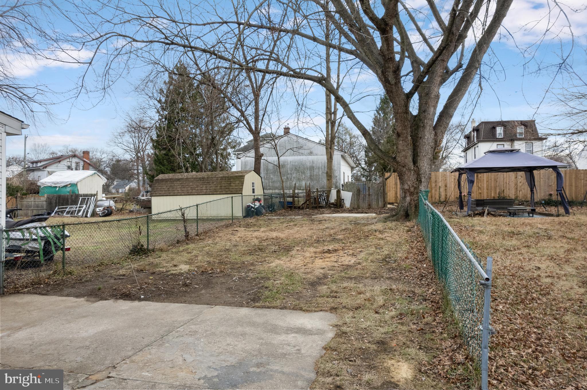 16 Ridgeway Ave