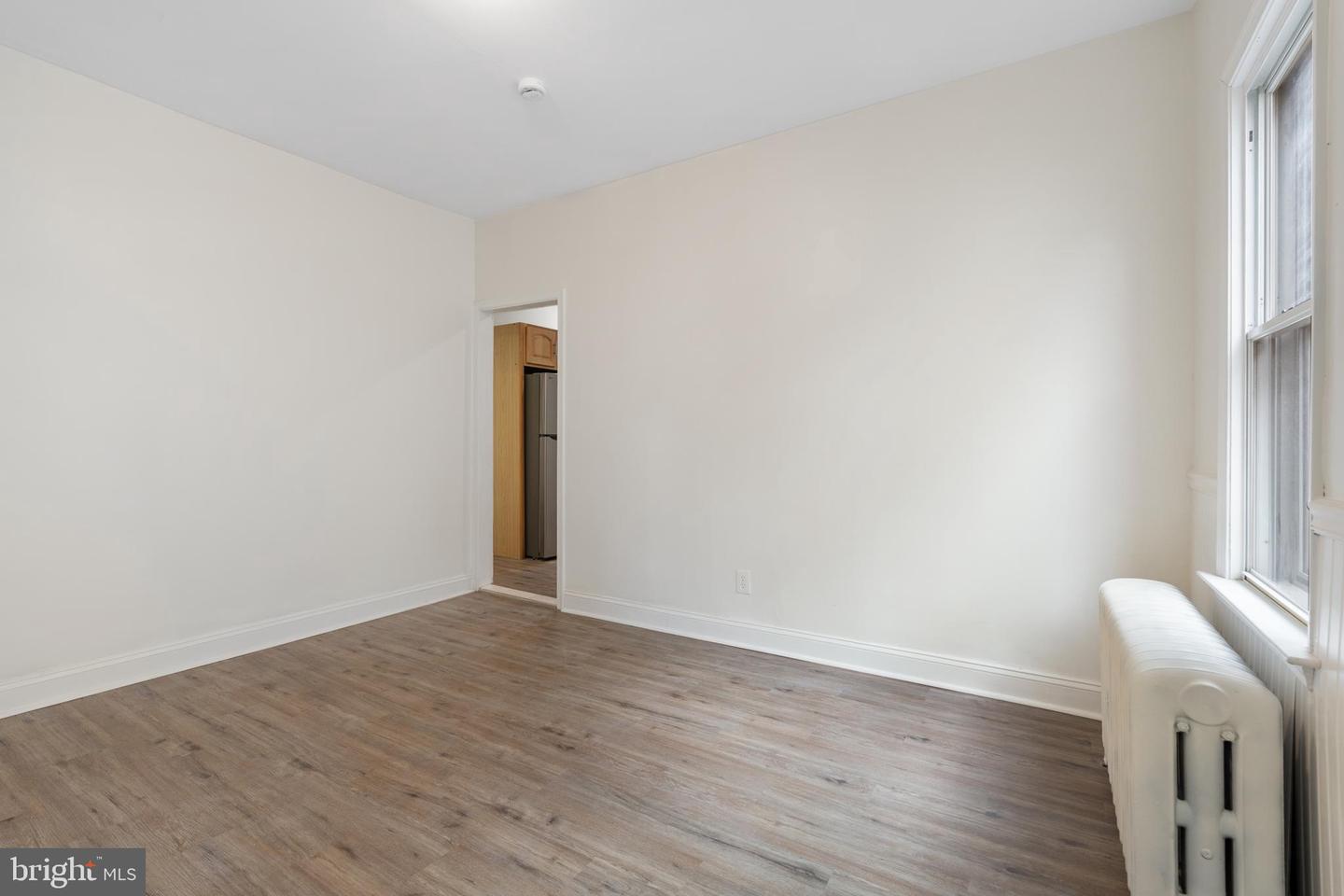 16 Ridgeway Ave
