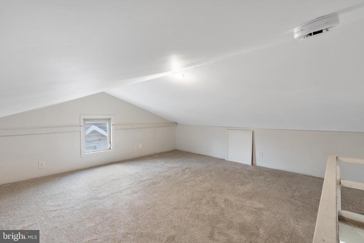 16 Ridgeway Ave
