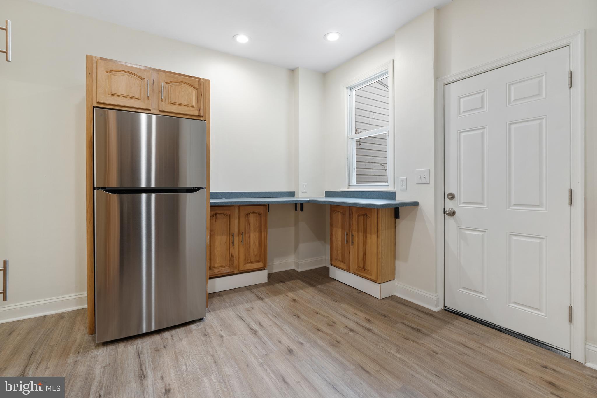 16 Ridgeway Ave