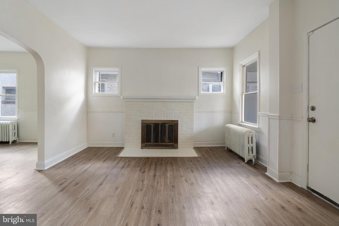 16 Ridgeway Ave