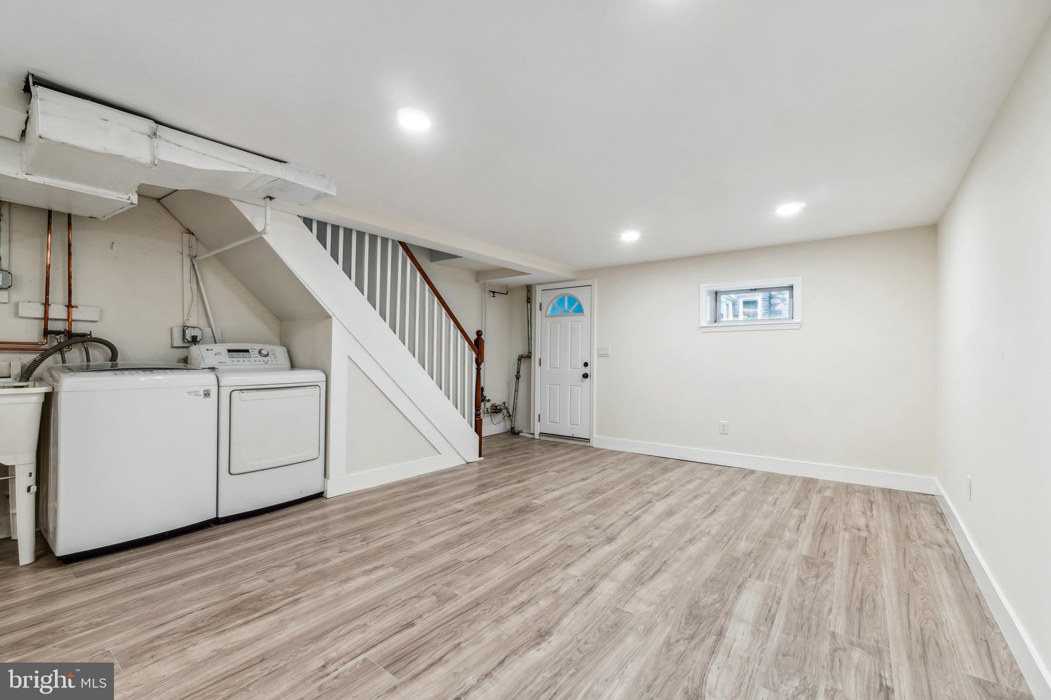 360 Edmonds Ave