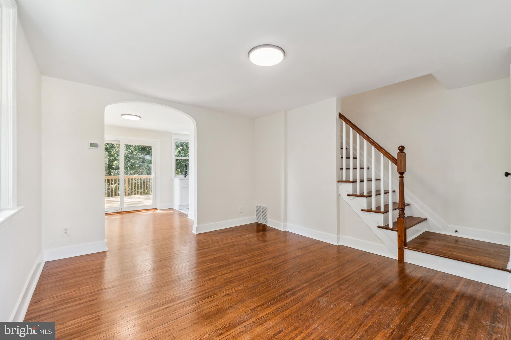 360 Edmonds Ave