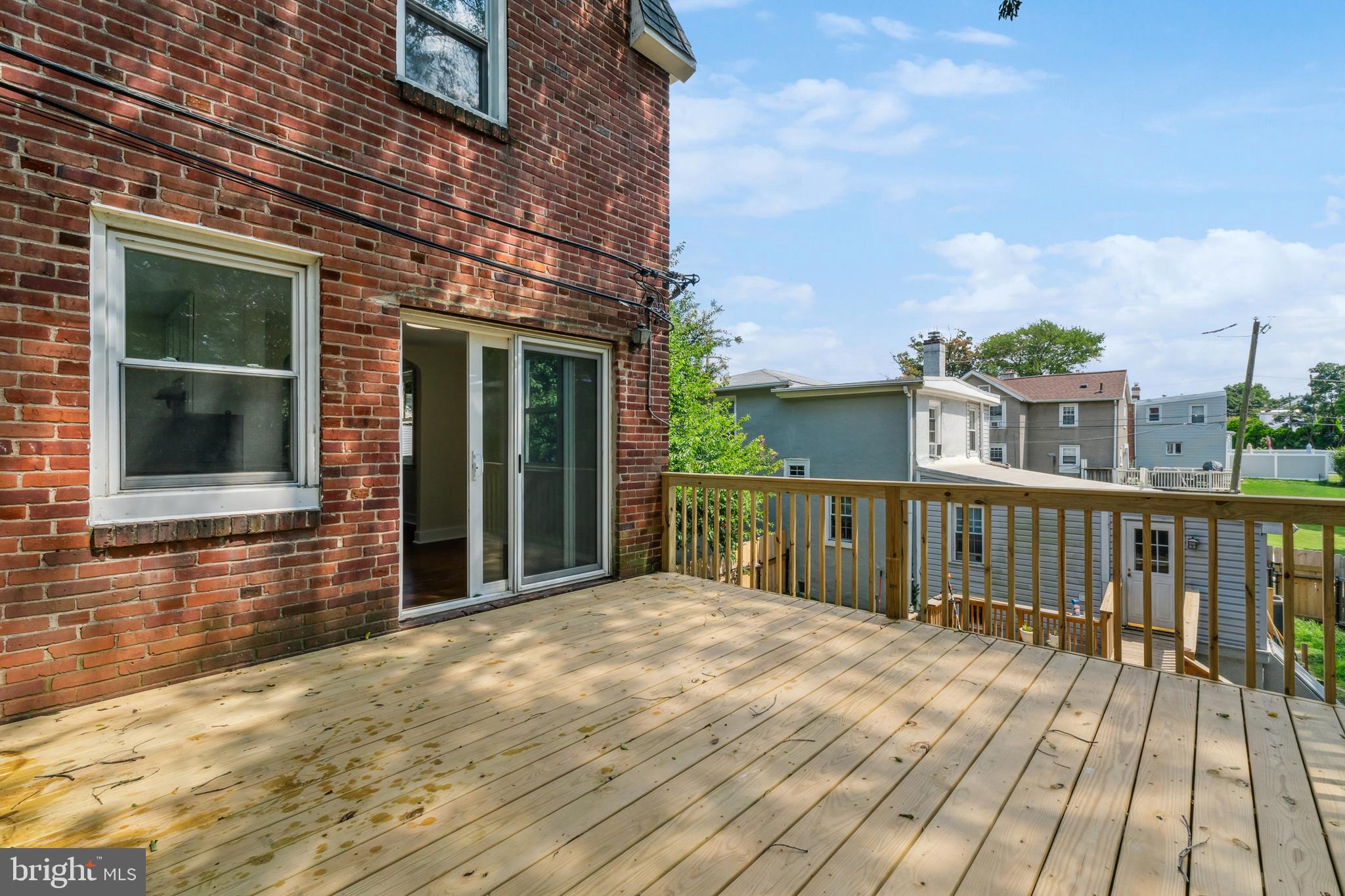 360 Edmonds Ave