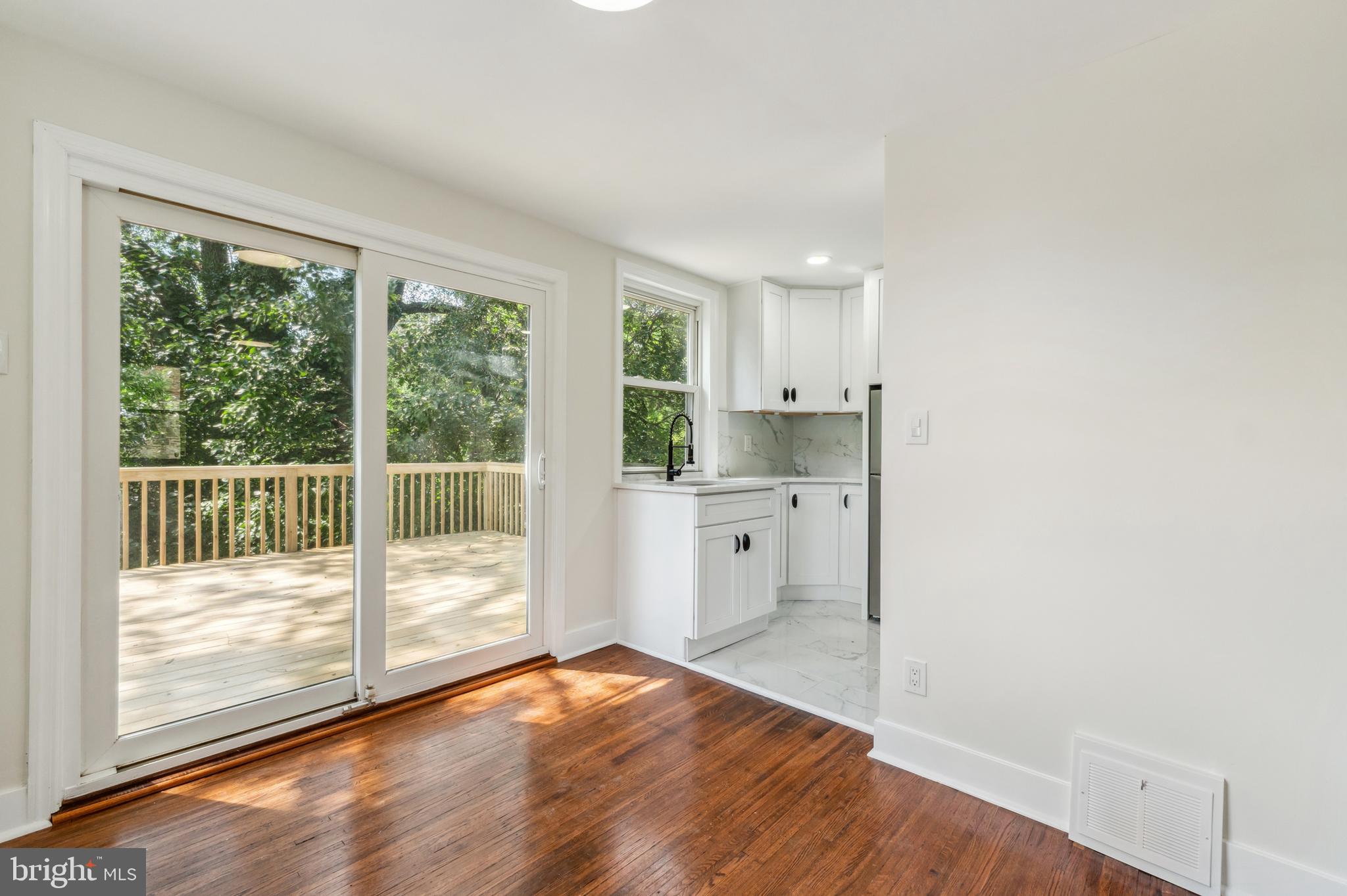 360 Edmonds Ave