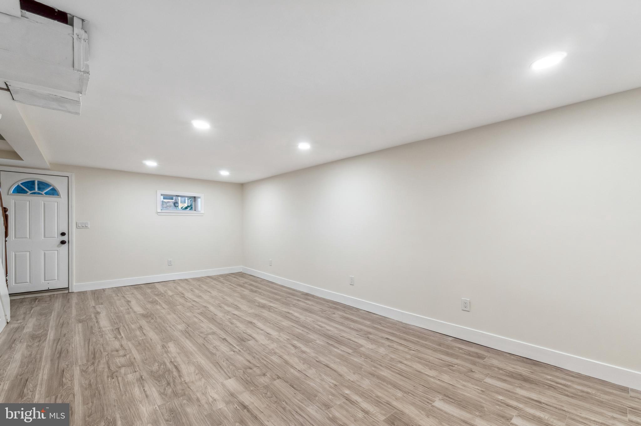 360 Edmonds Ave