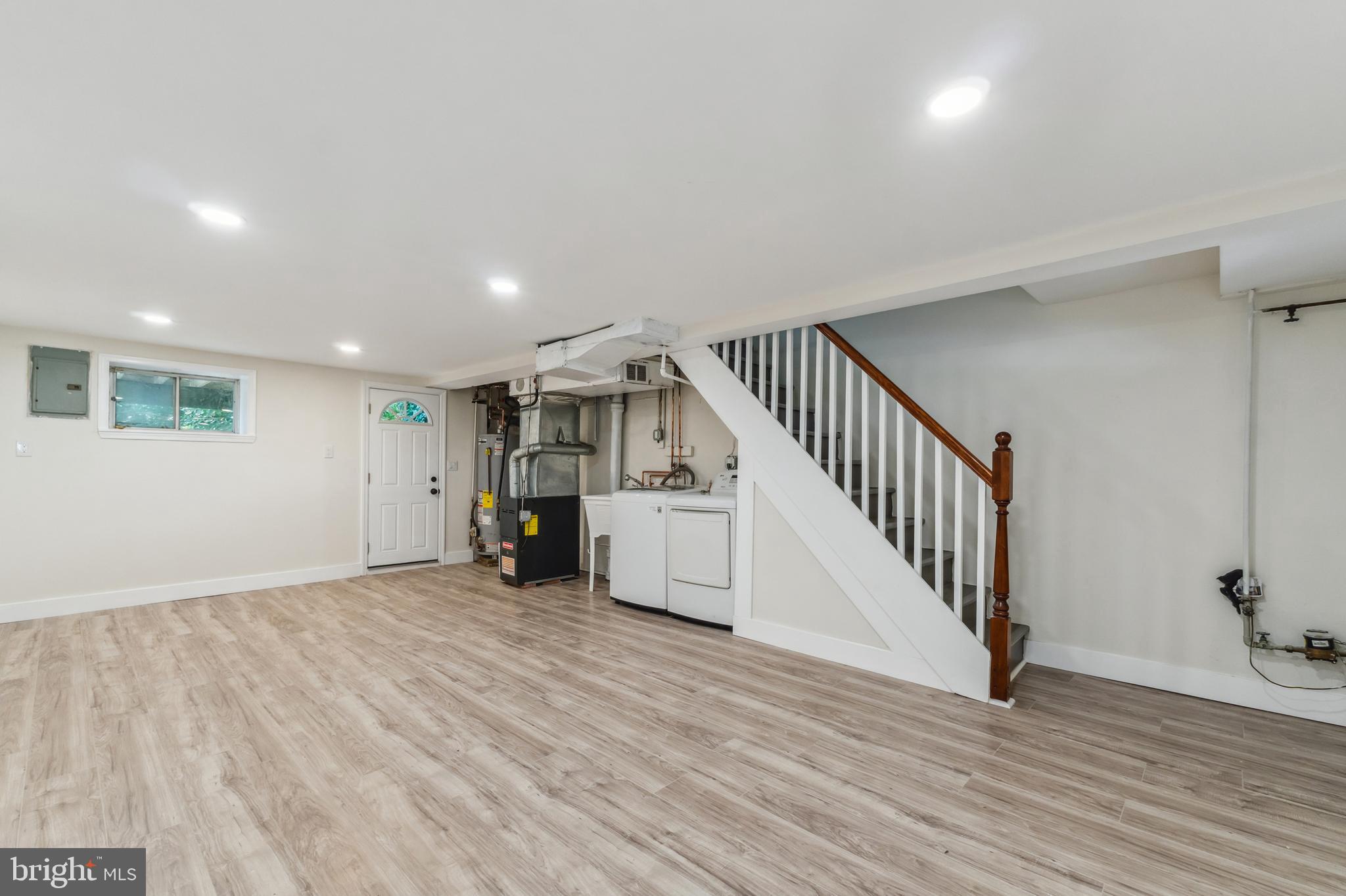 360 Edmonds Ave