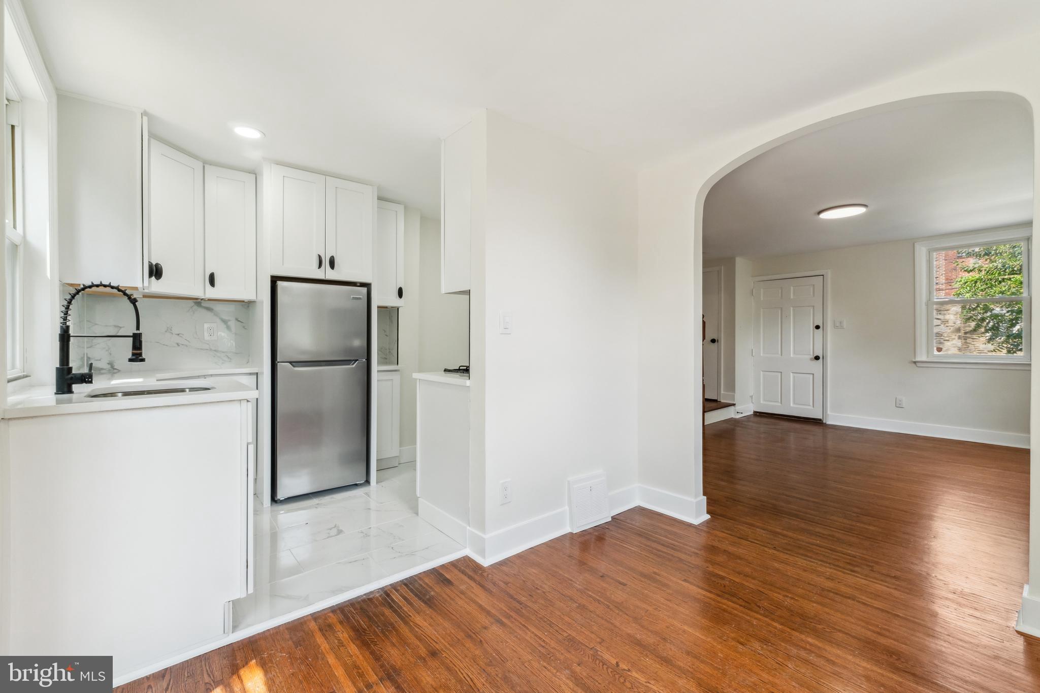 360 Edmonds Ave