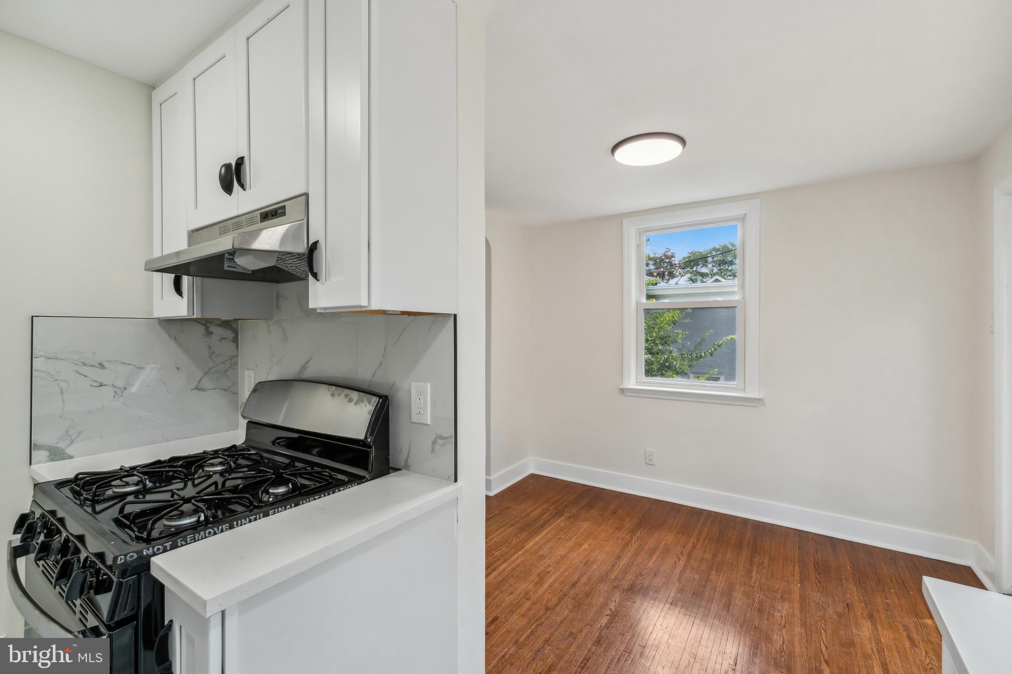 360 Edmonds Ave
