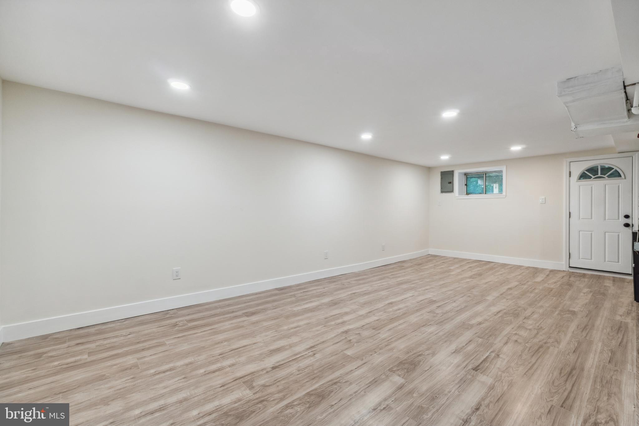 360 Edmonds Ave
