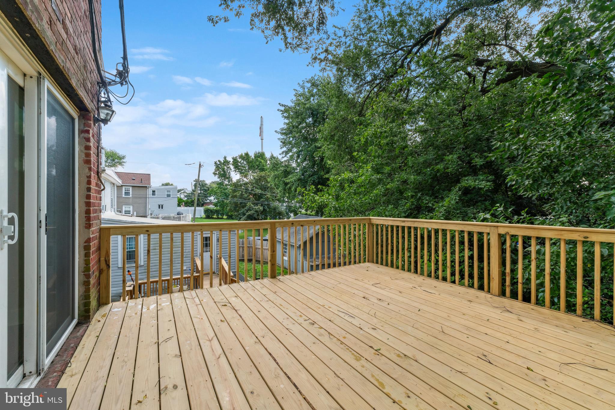 360 Edmonds Ave