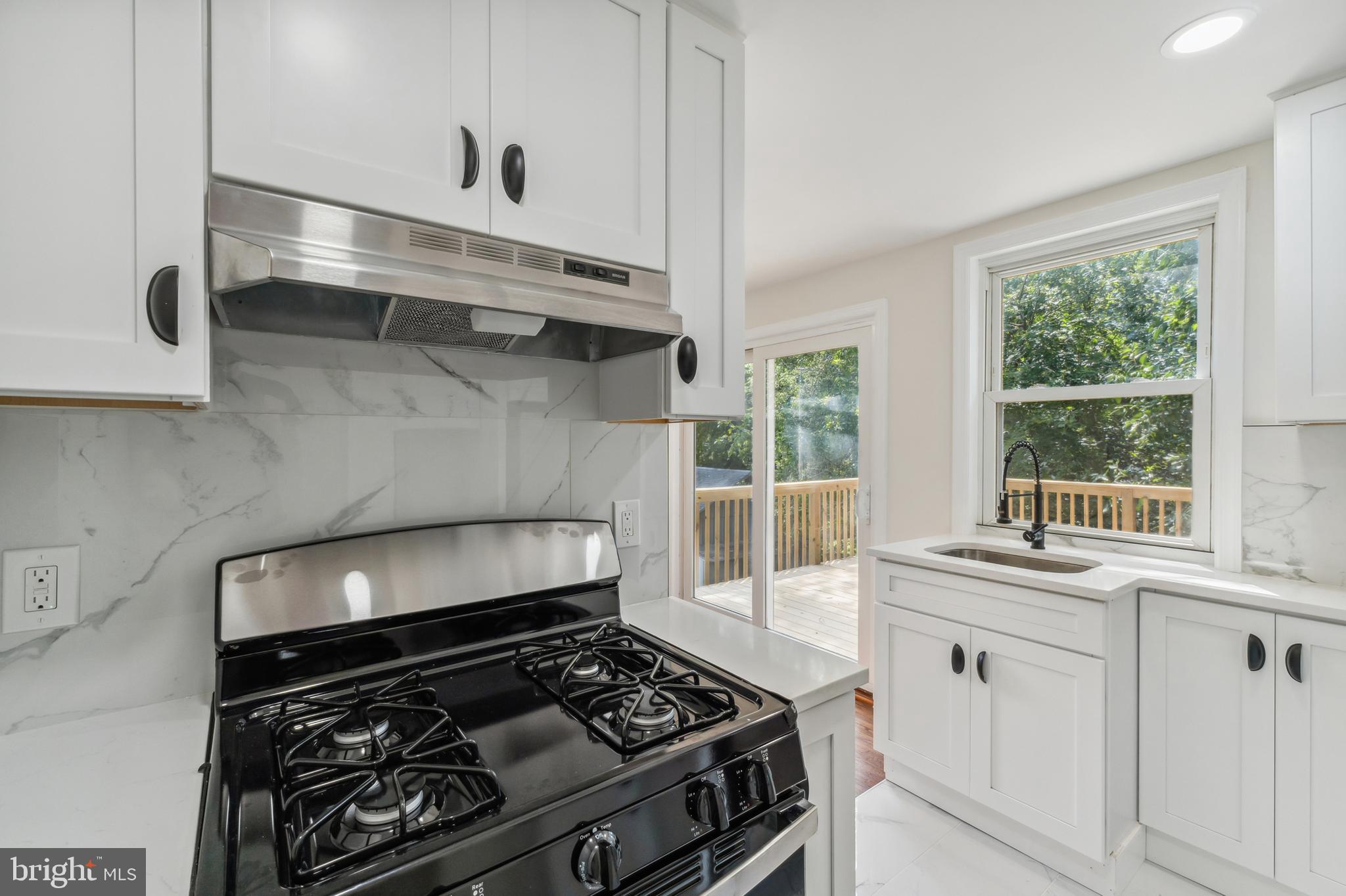 360 Edmonds Ave