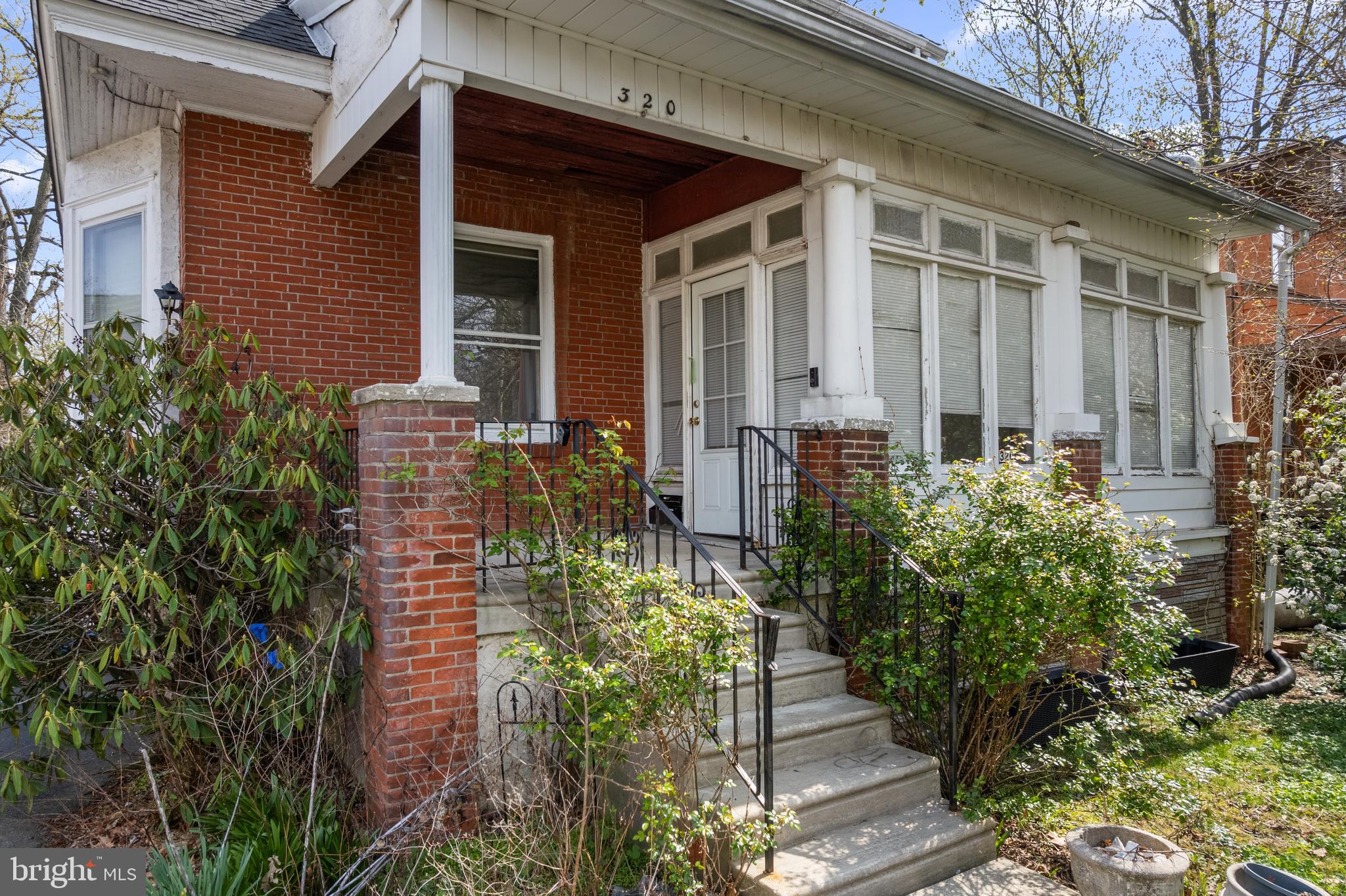320 W Providence Rd