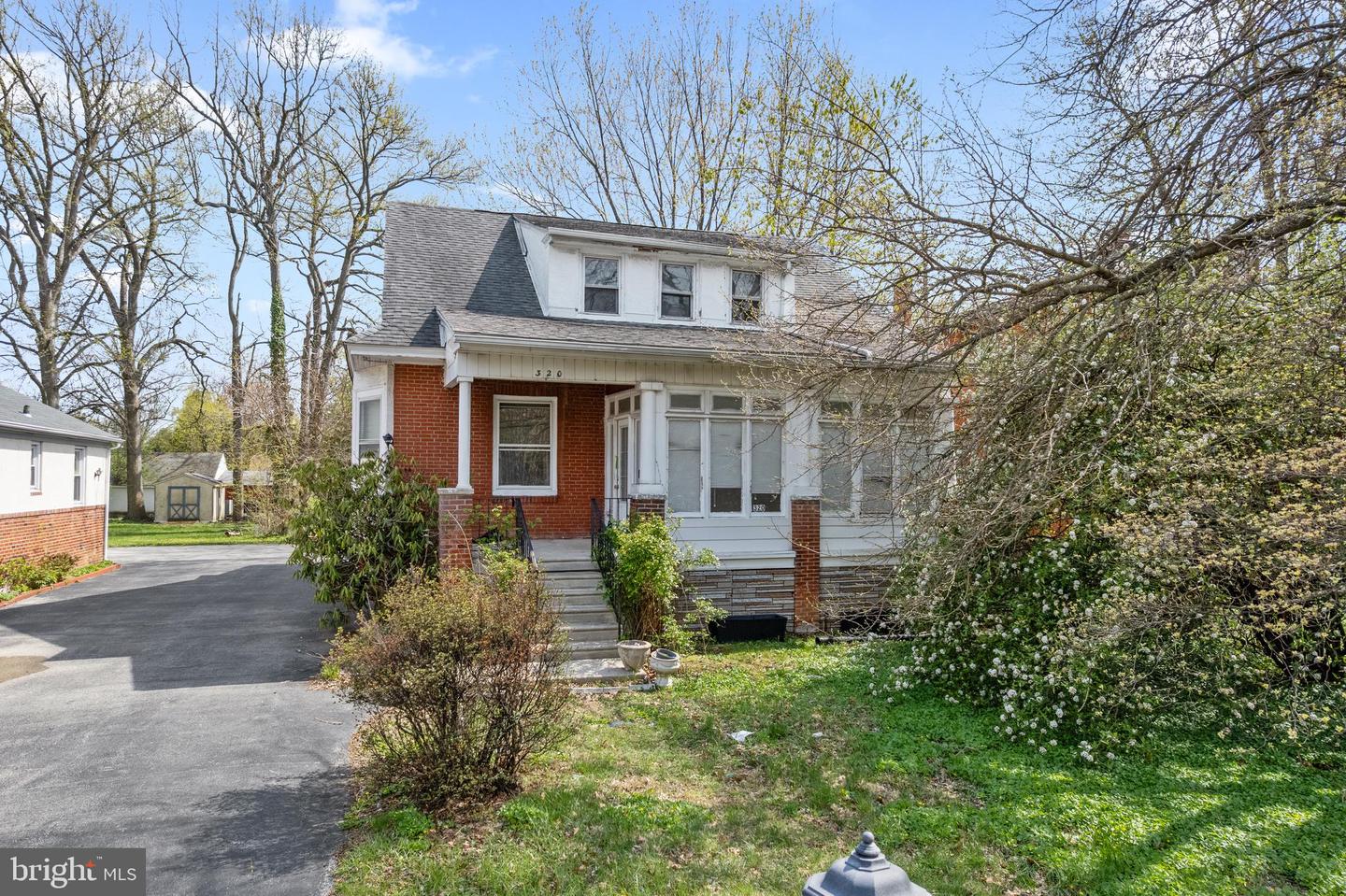 320 W Providence Rd