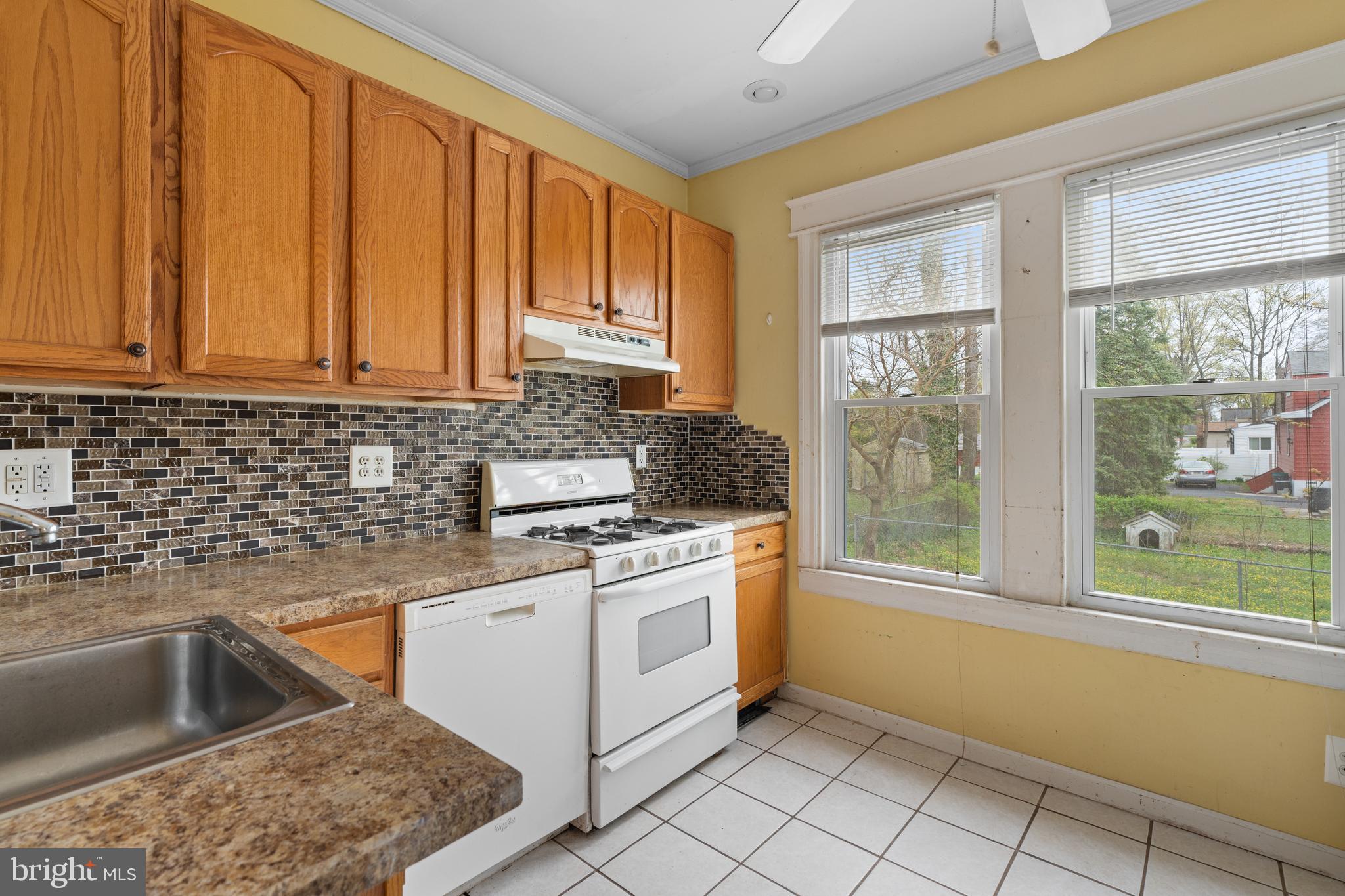 320 W Providence Rd