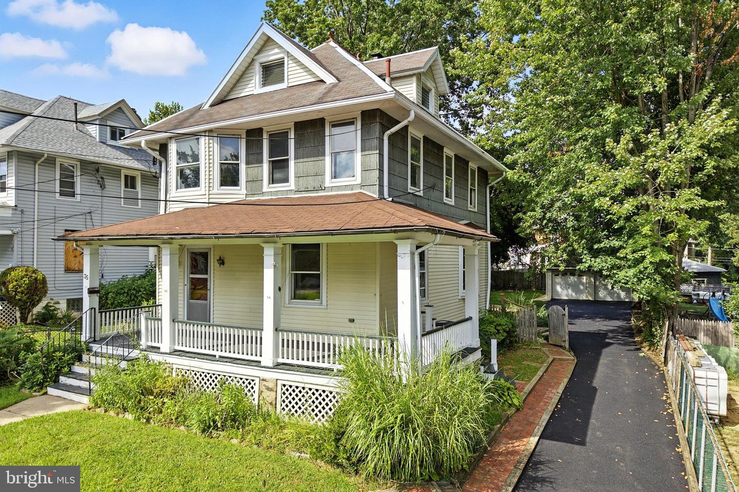 35 E Knowles Ave