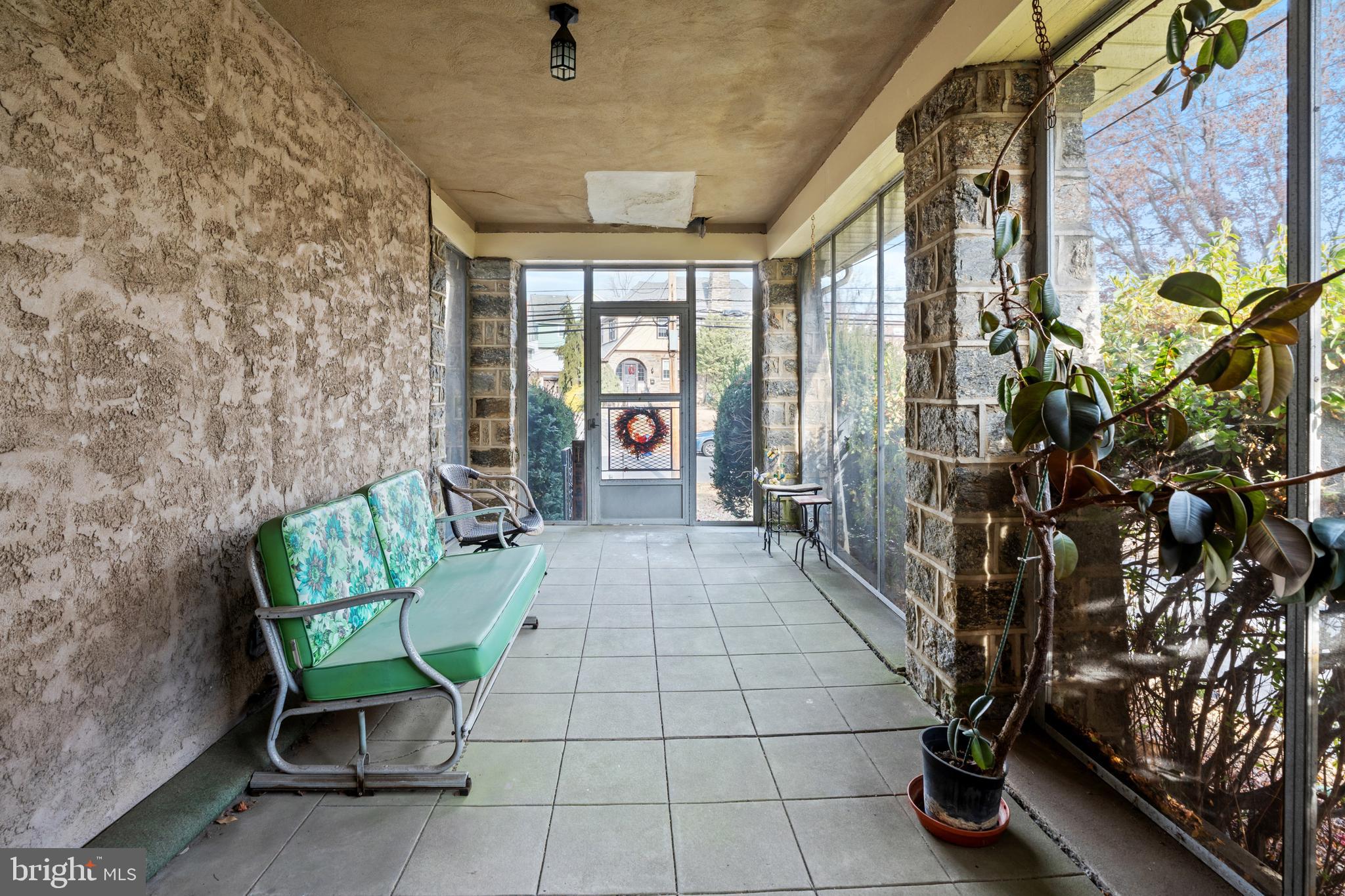 4608 WOODLAND AVENUE