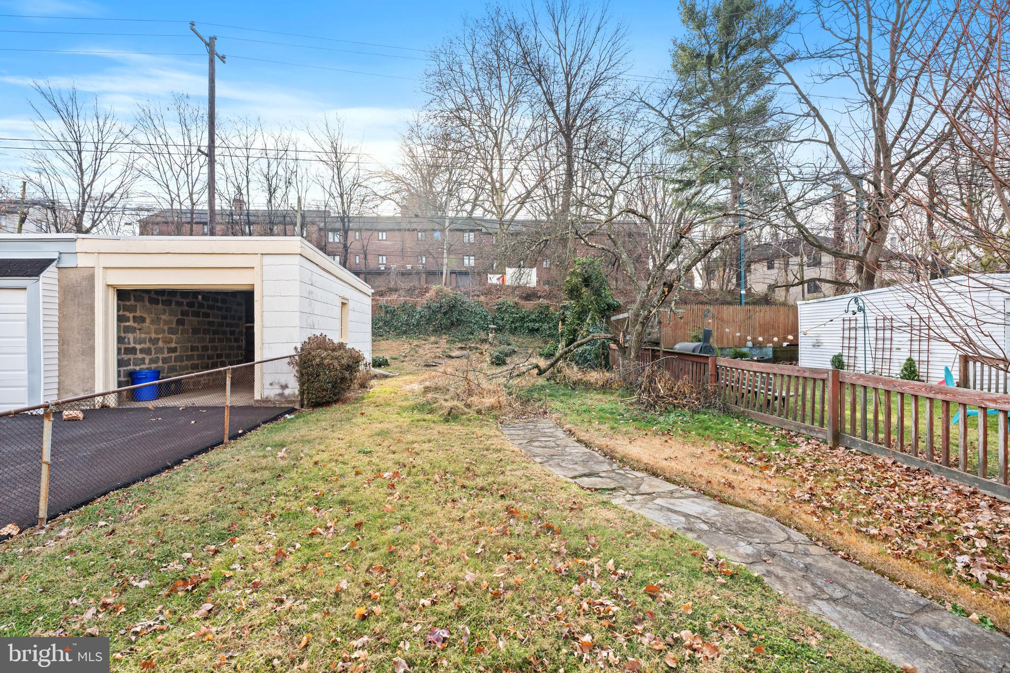 4608 WOODLAND AVENUE