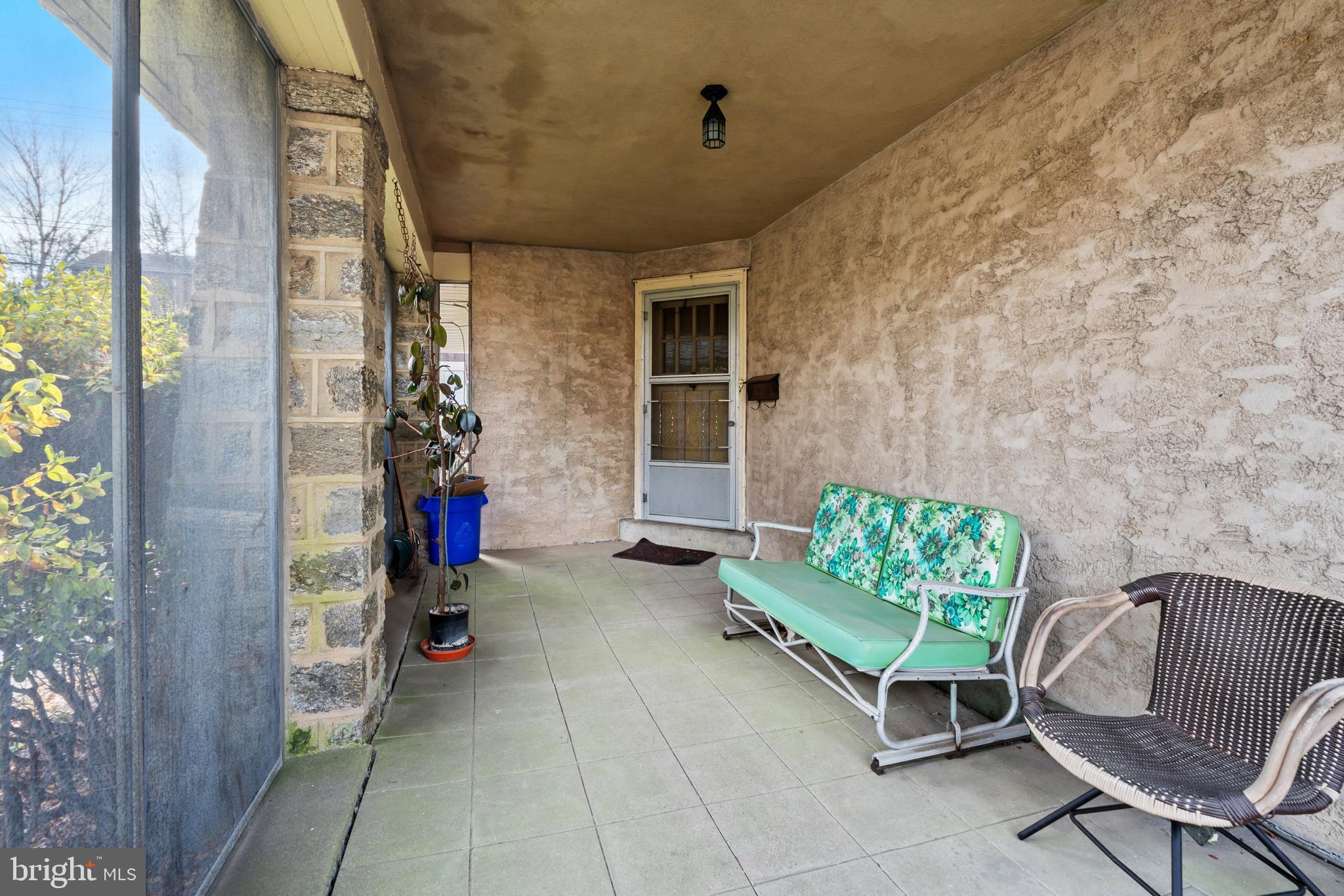 4608 WOODLAND AVENUE