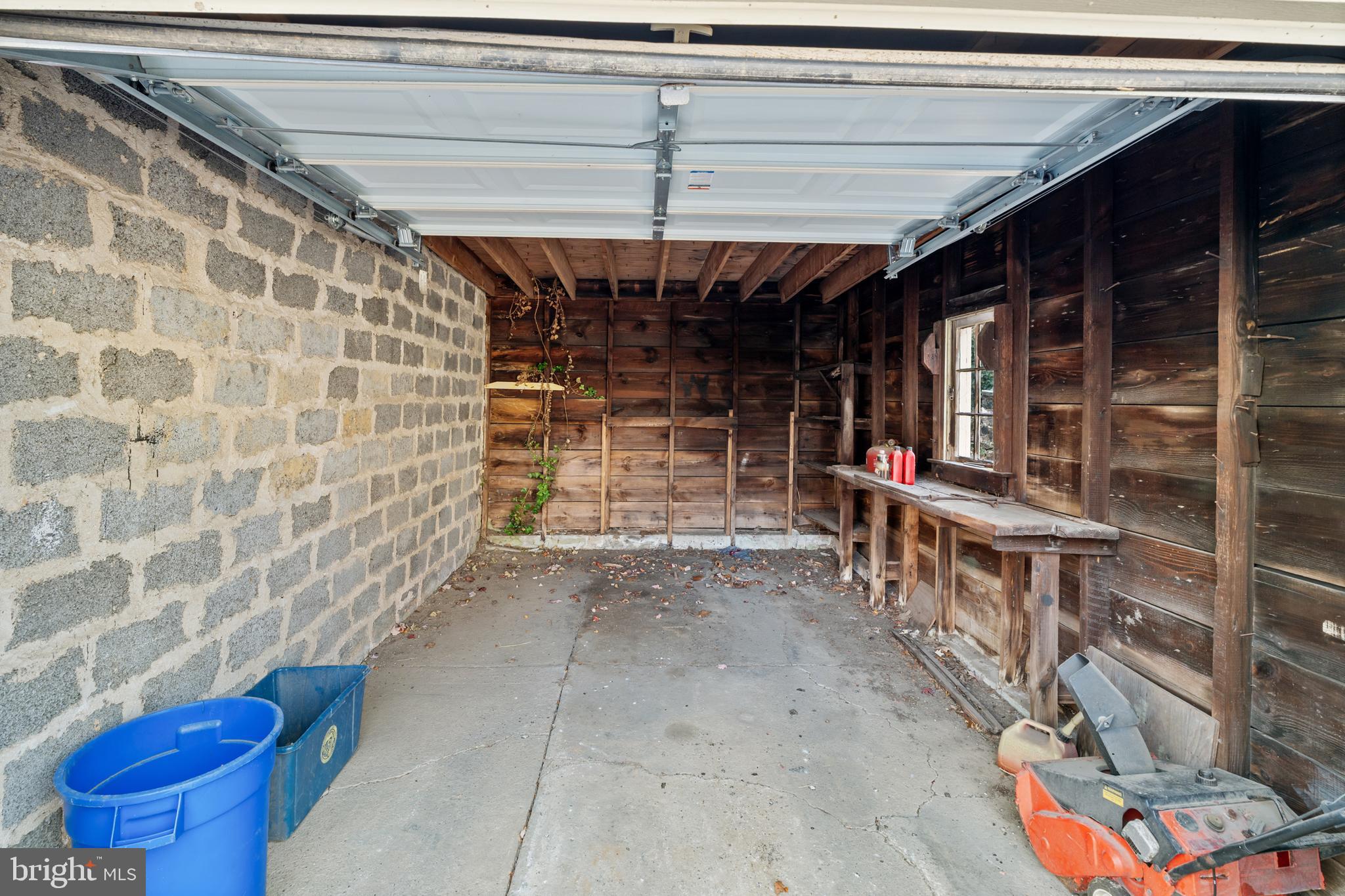 4608 WOODLAND AVENUE