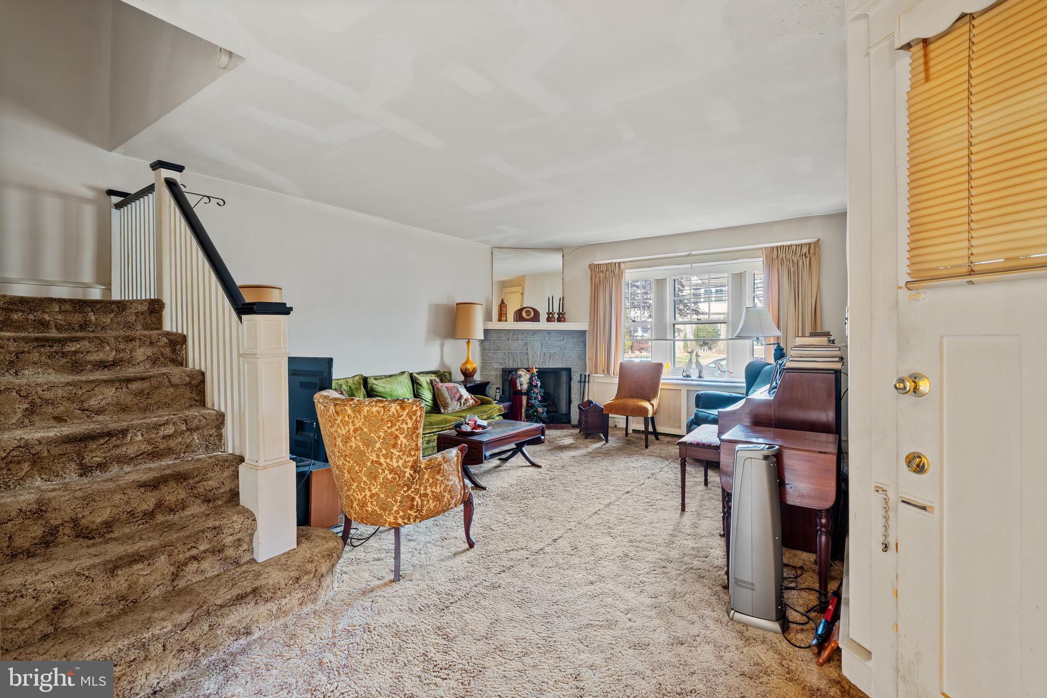 4608 WOODLAND AVENUE