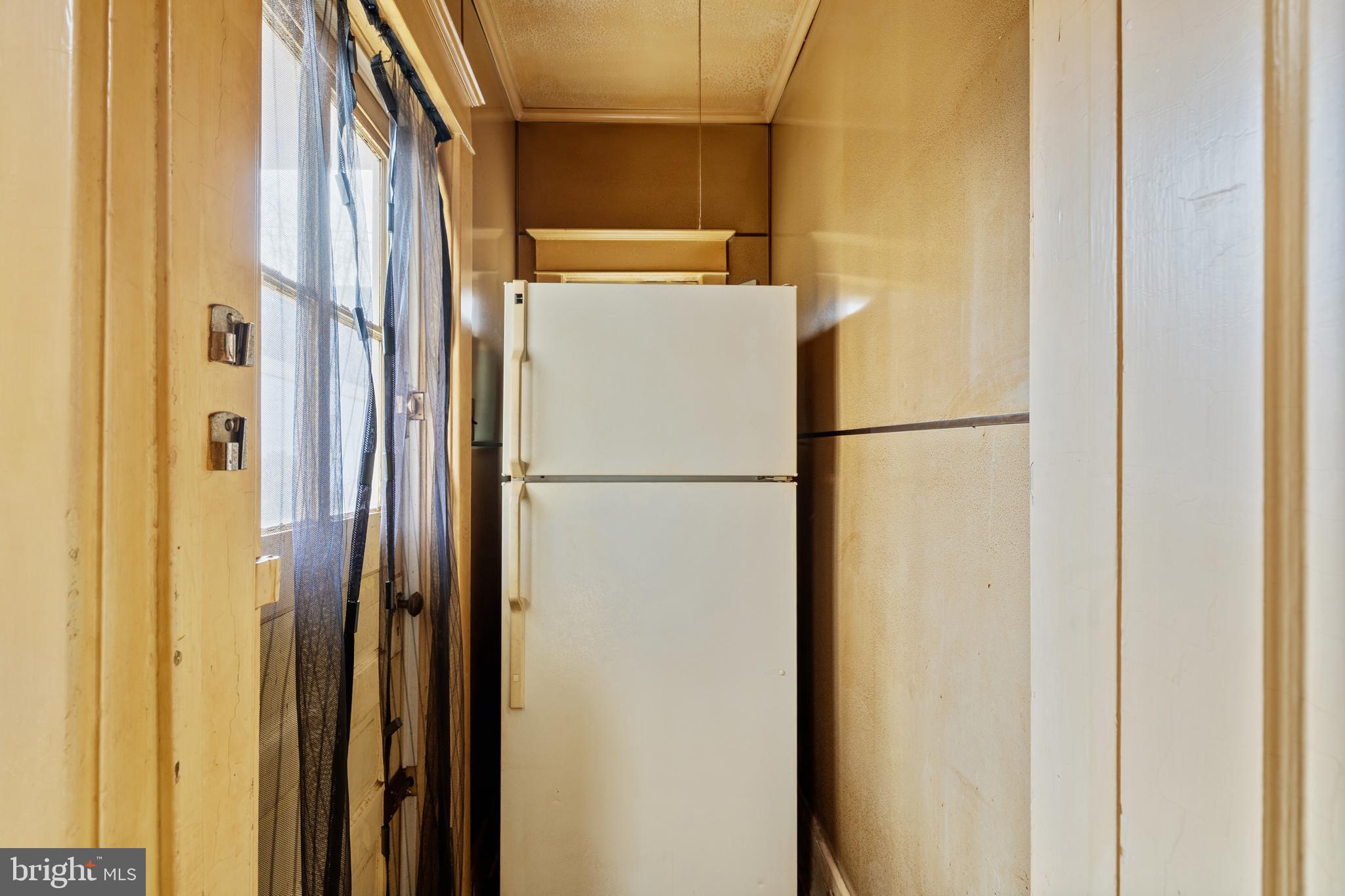 4608 WOODLAND AVENUE