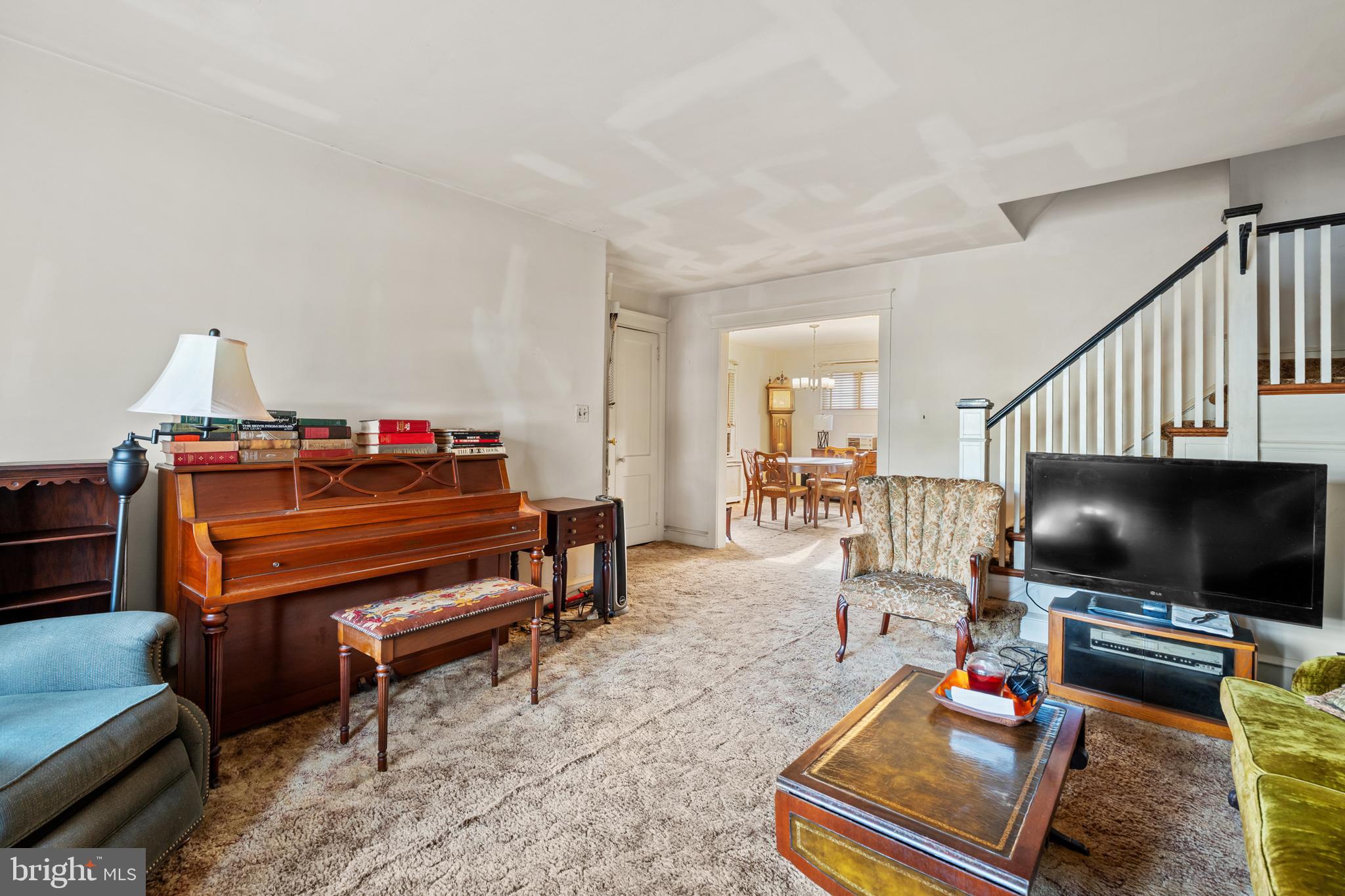 4608 WOODLAND AVENUE