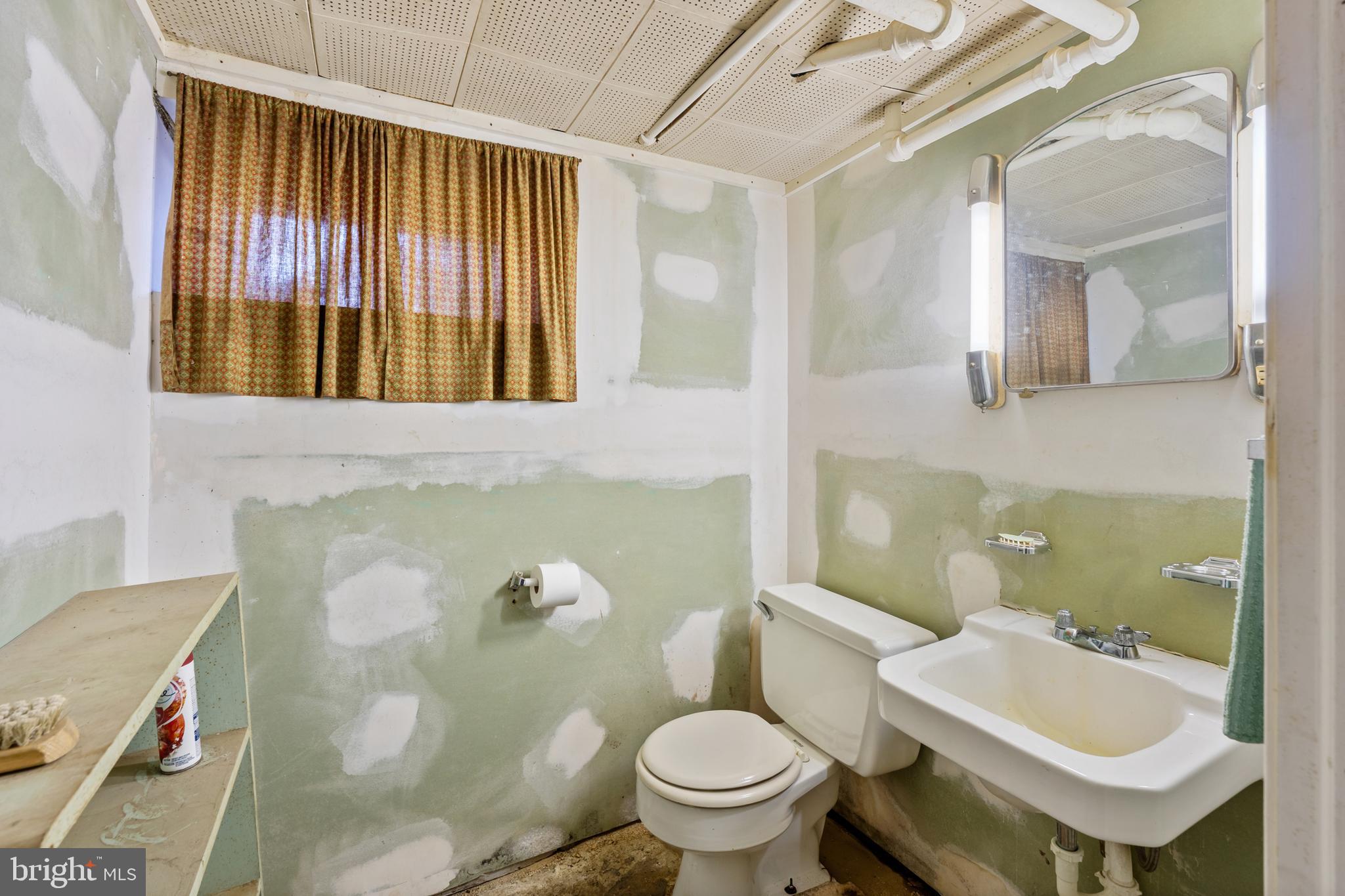 4608 WOODLAND AVENUE