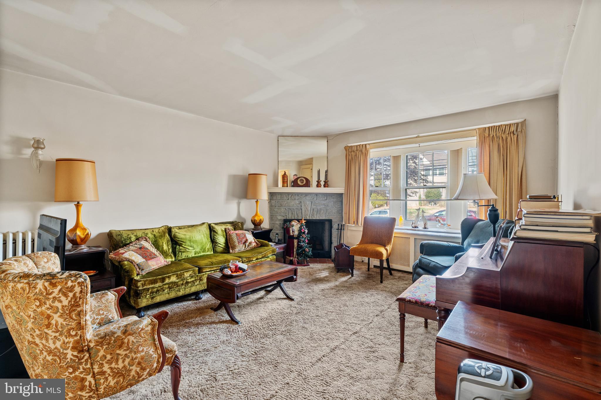 4608 WOODLAND AVENUE