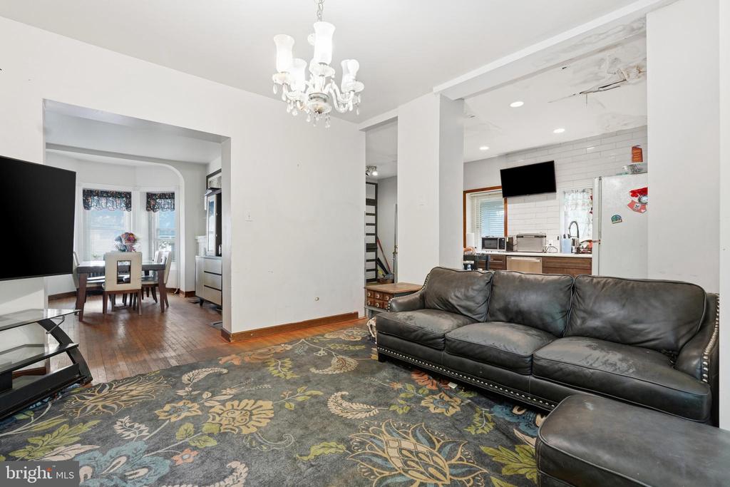 503 CHESTER PIKE