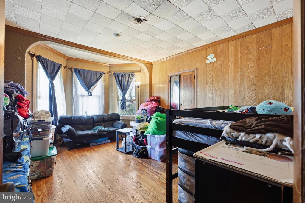503 CHESTER PIKE