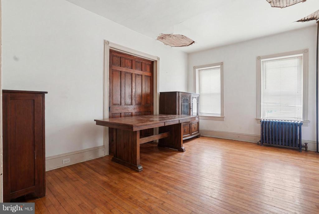 503 CHESTER PIKE