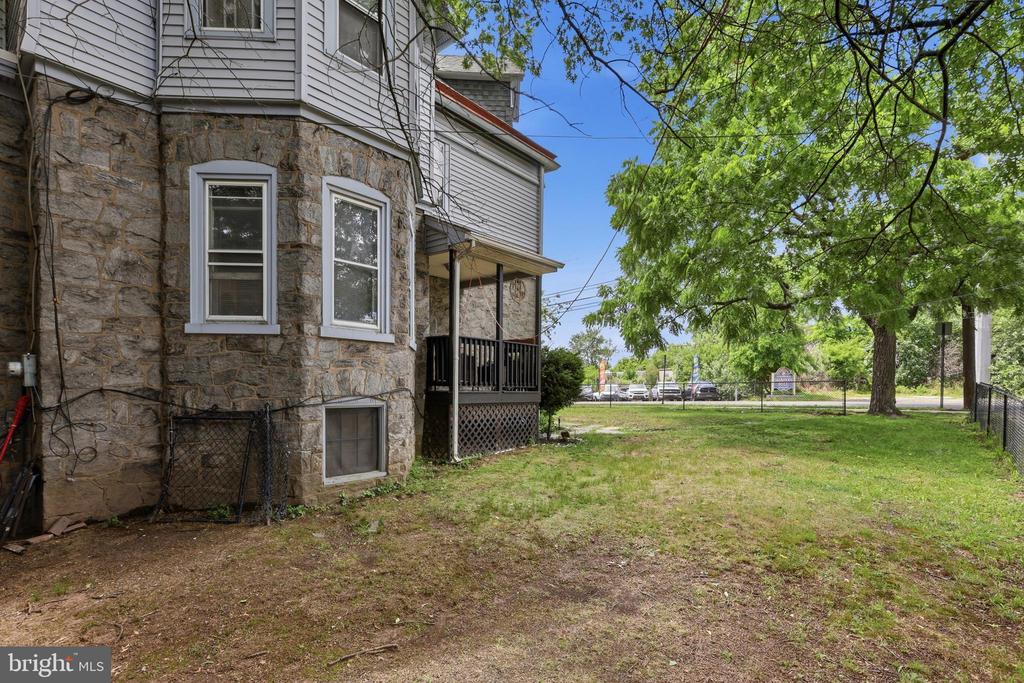 503 CHESTER PIKE