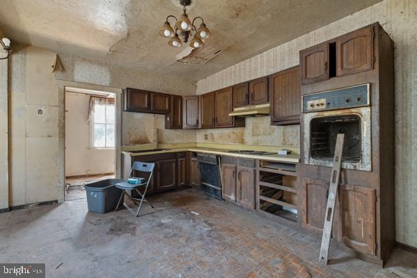 85 E Franklin St