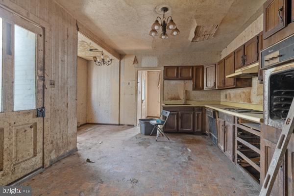 85 E Franklin St