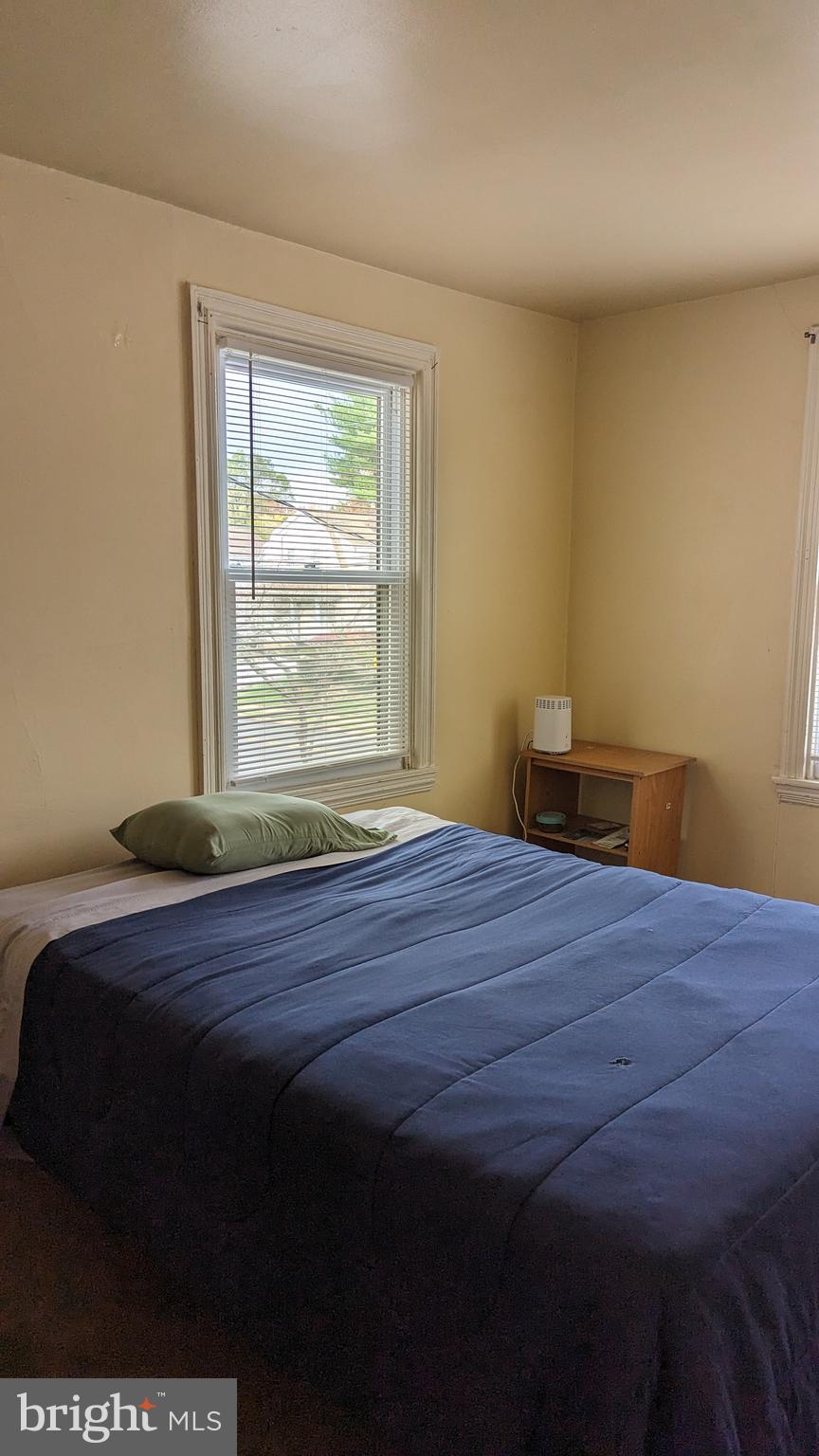 402 W Mount Carmel Ave
